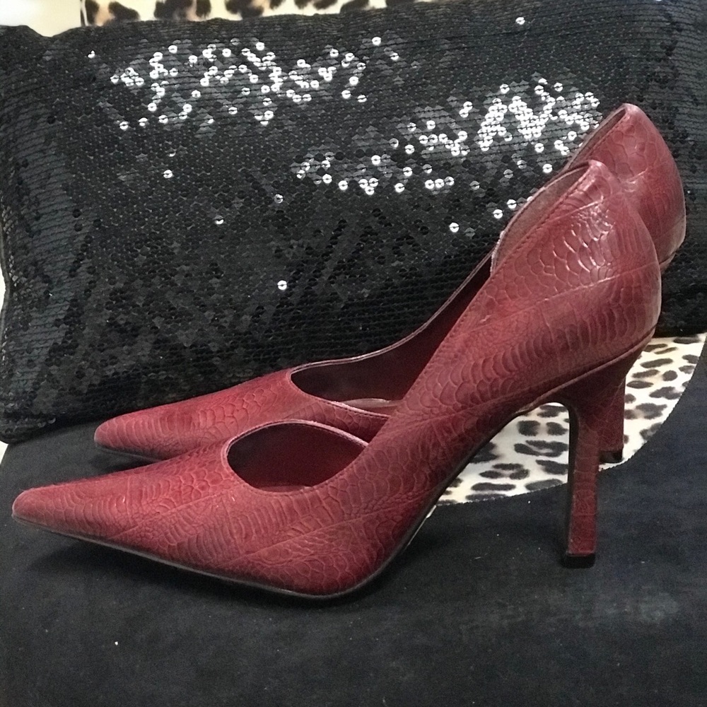 Burgundy heels size 10